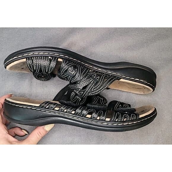 Clarks Sandals Black Leather Triple Strap Women’s 9 Luxe Comfort Coastal Resort - Picture 10 of 10